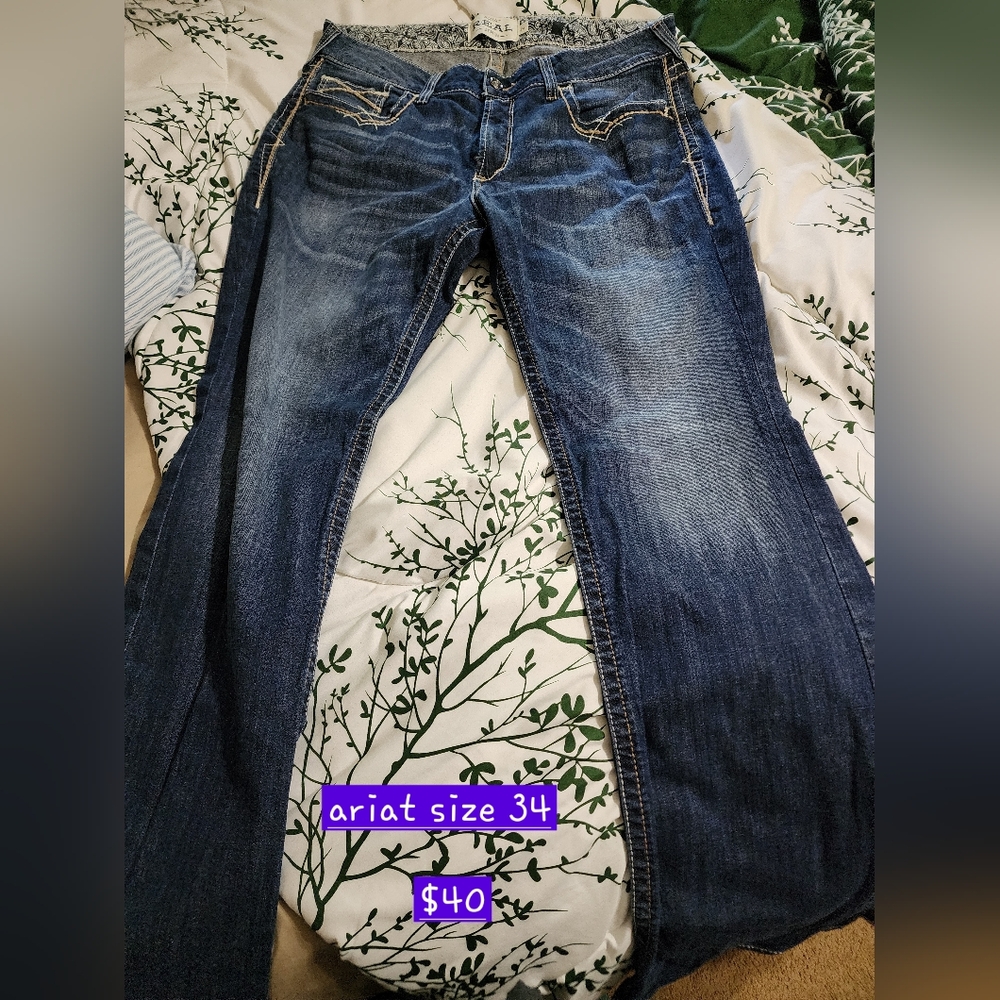 Ariat size34